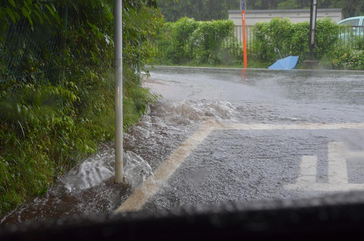 豪雨による 水没 には適用されるが 津波 は対象外なこと多し 自然災害で被災したクルマに車両保険が支払われない場合とは 自動車情報 ニュース Web Cartop