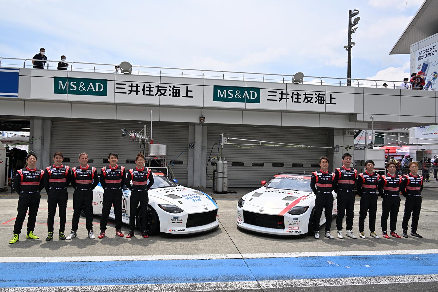 「Nissan Z Racing Concept」2台とチーム