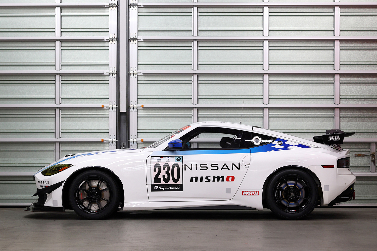Nissan Z Racing Conceptのサイドビュー