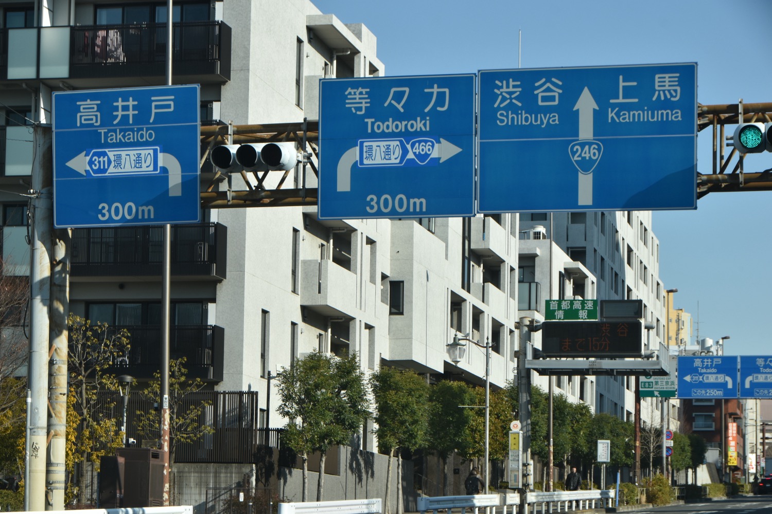 日本の道路標識は訪日客たちには判断しにくい⁉︎ 外国人が運転したときに分かりやすいか考えてみた 自動車情報・ニュース Web Cartop