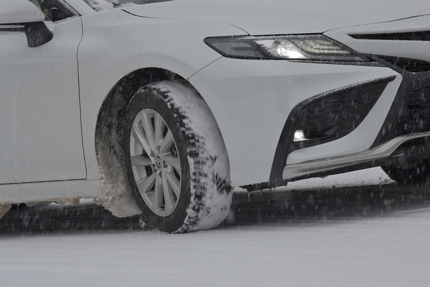 グッドイヤーのオールシーズンタイヤ「ベクター4シーズンズ GEN-3」は雪道ラクラクなタイヤだった 〜 画像4