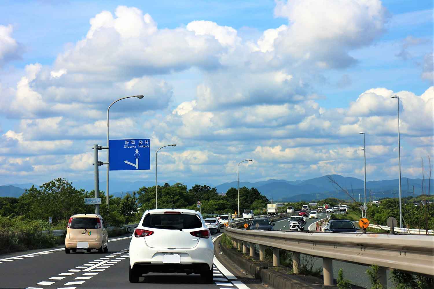 交通量の多いバイパス道路の様子 〜 画像5